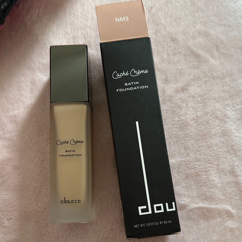 Doucce Cache Crème Satin Foundation - NM5